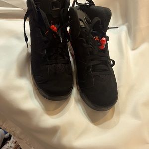 Selling these Infared Retro AJ 6 for $50